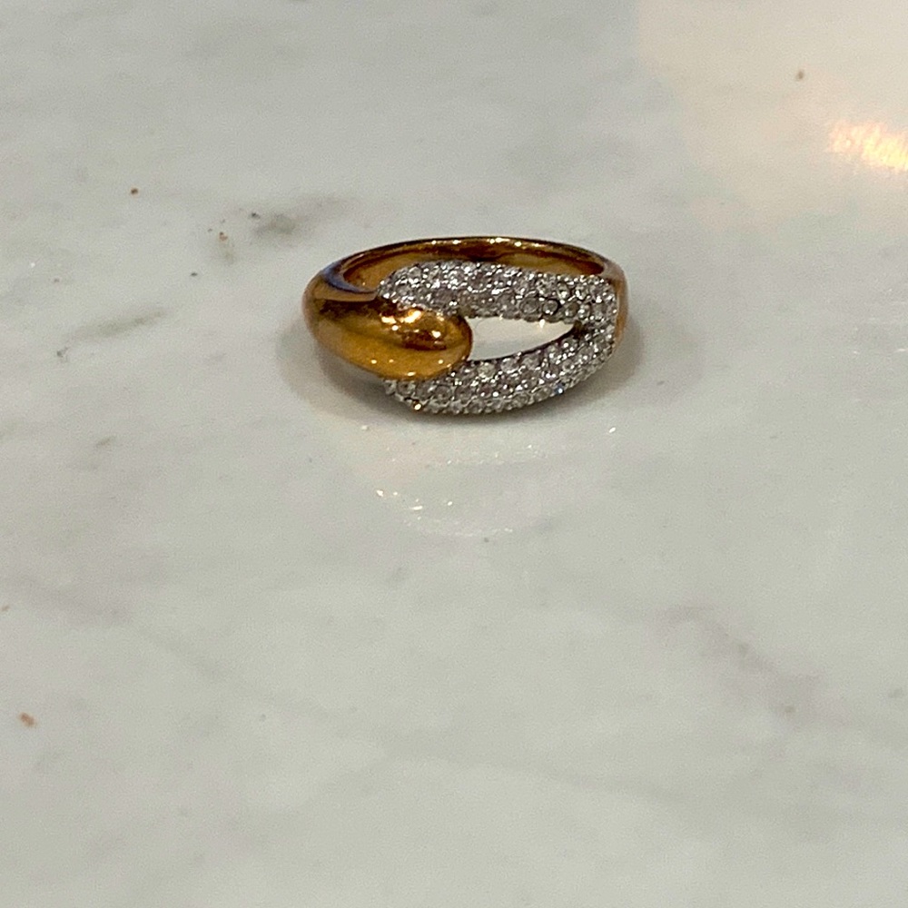 Swarovski rose gold loop ring